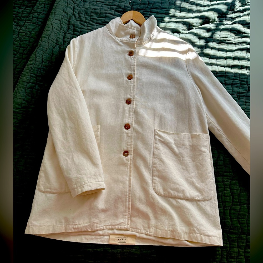 Fleece-lined linen chore coat - size Small - wooden buttons and pockets